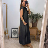 Anaïs - Flowing Pleated Maxi Dress
