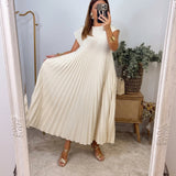 Anaïs - Flowing Pleated Maxi Dress