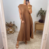 Anaïs - Flowing Pleated Maxi Dress
